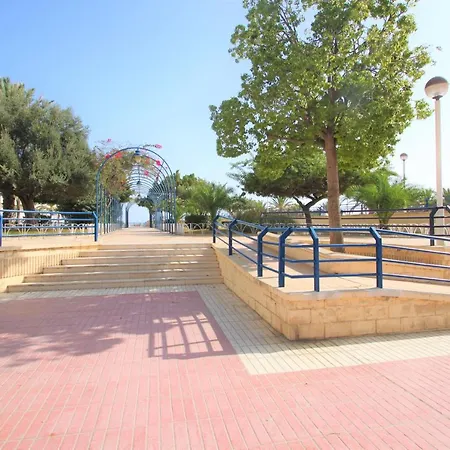 En Santa Pola, Playa De Levante Sp102 *
